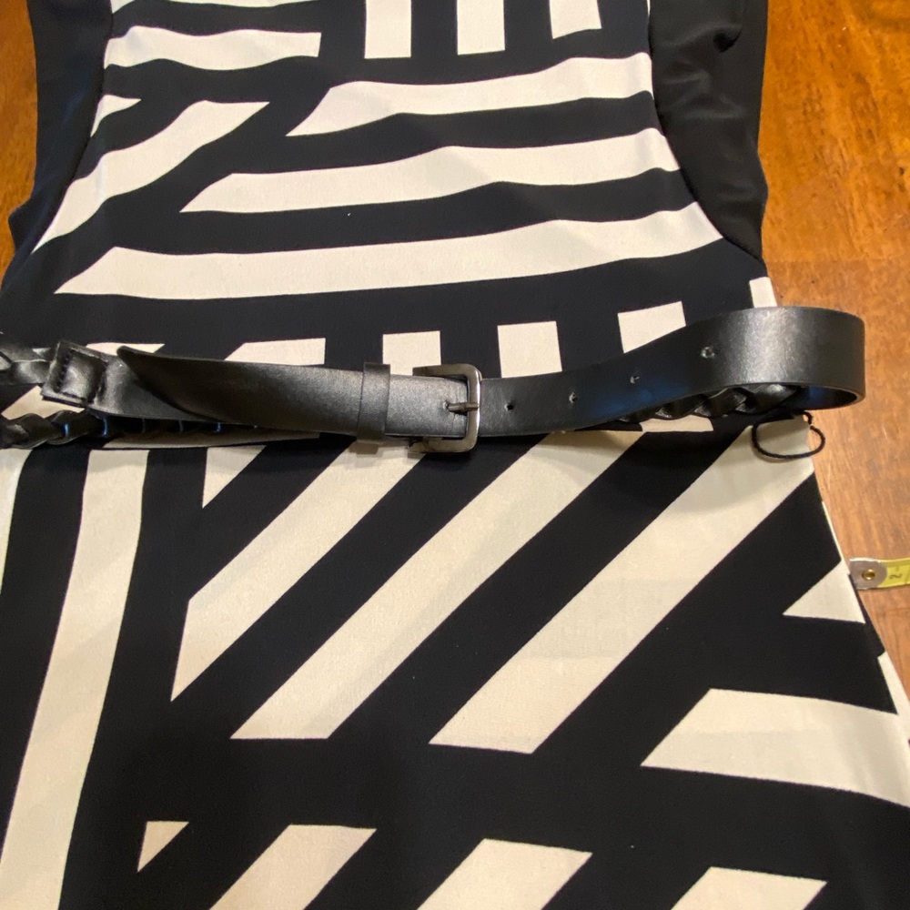 Bisou Bisou Black & Tan Geometric sheath Dress  size small Woven belt. - Picture 10 of 14